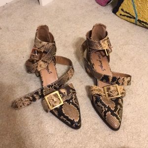 Free People snake skin shoes Size 40